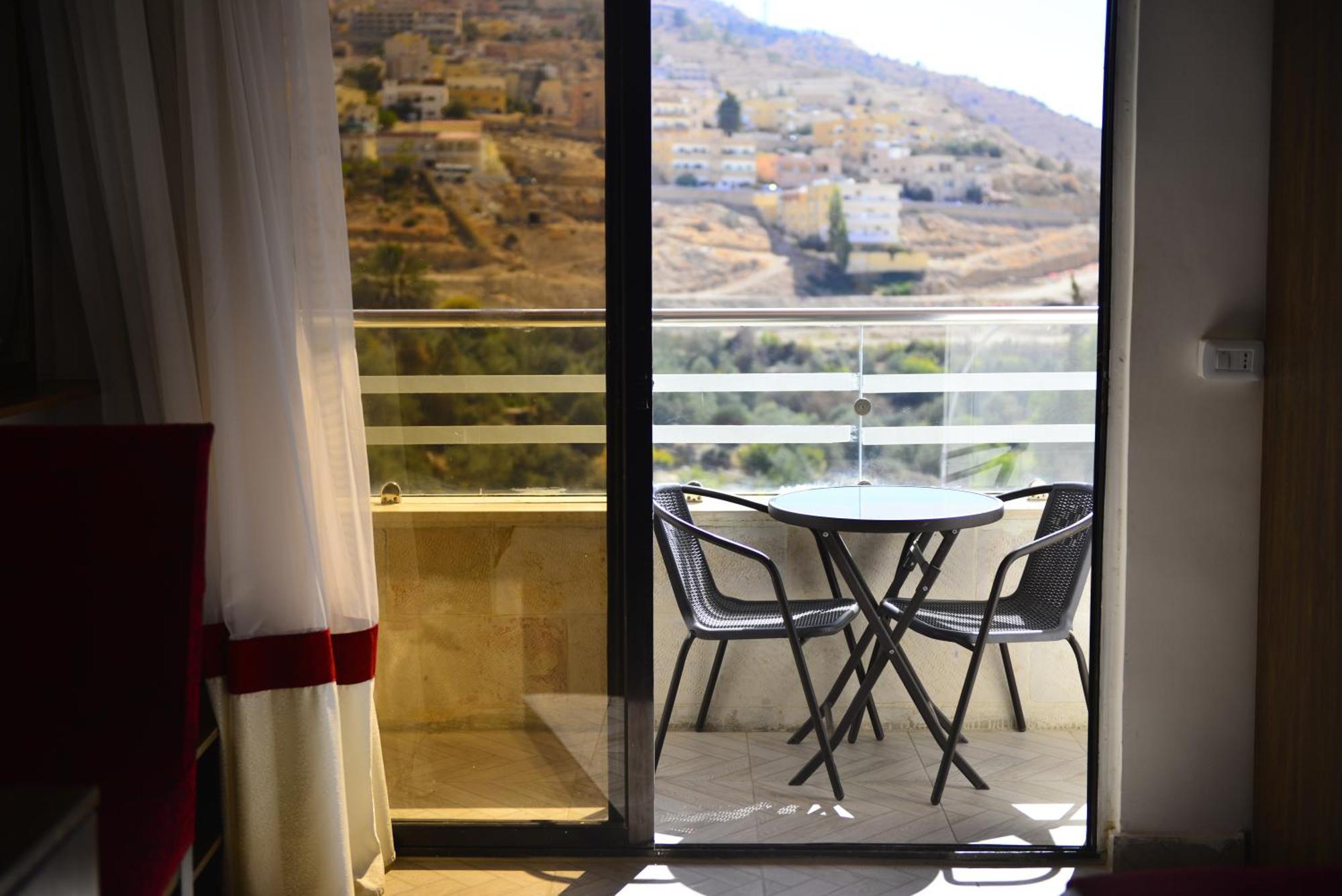 Petra Corner Hotel Екстер'єр фото