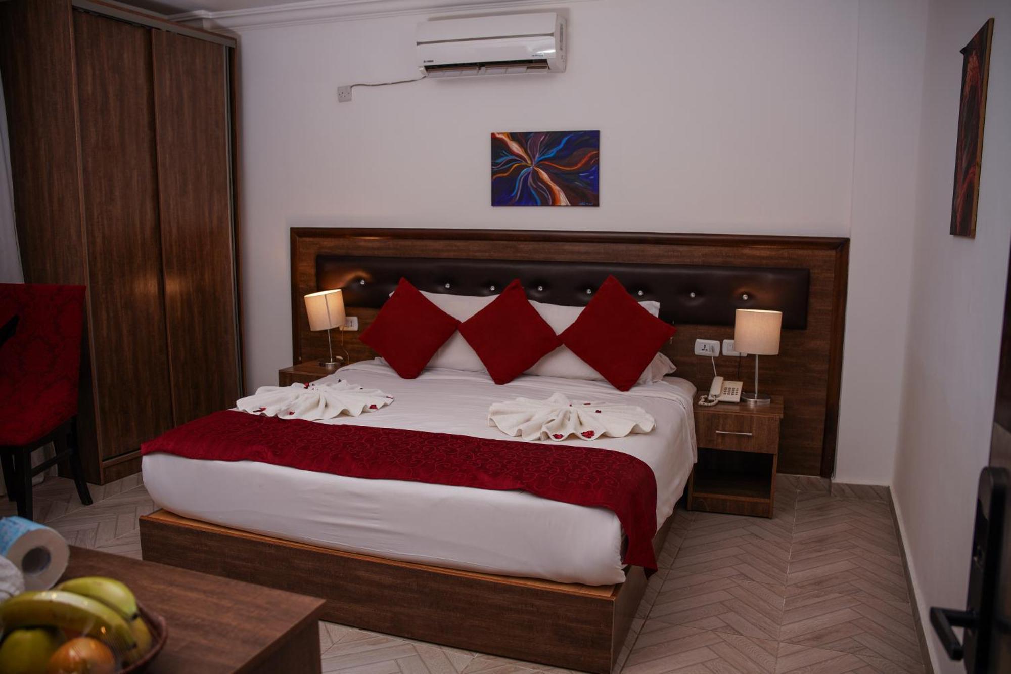 Petra Corner Hotel Екстер'єр фото