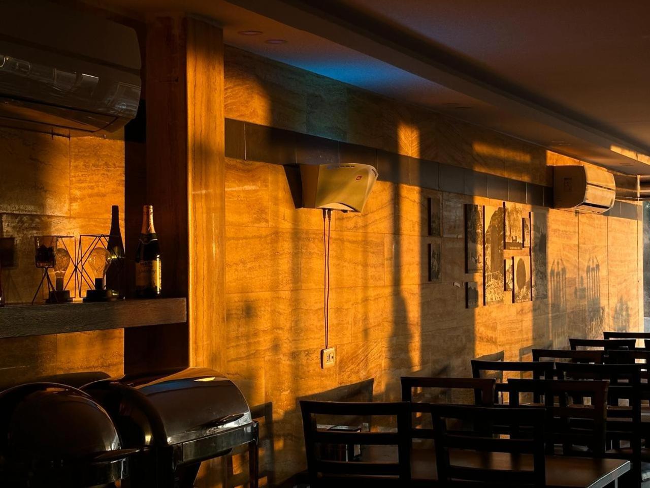 Petra Corner Hotel Екстер'єр фото