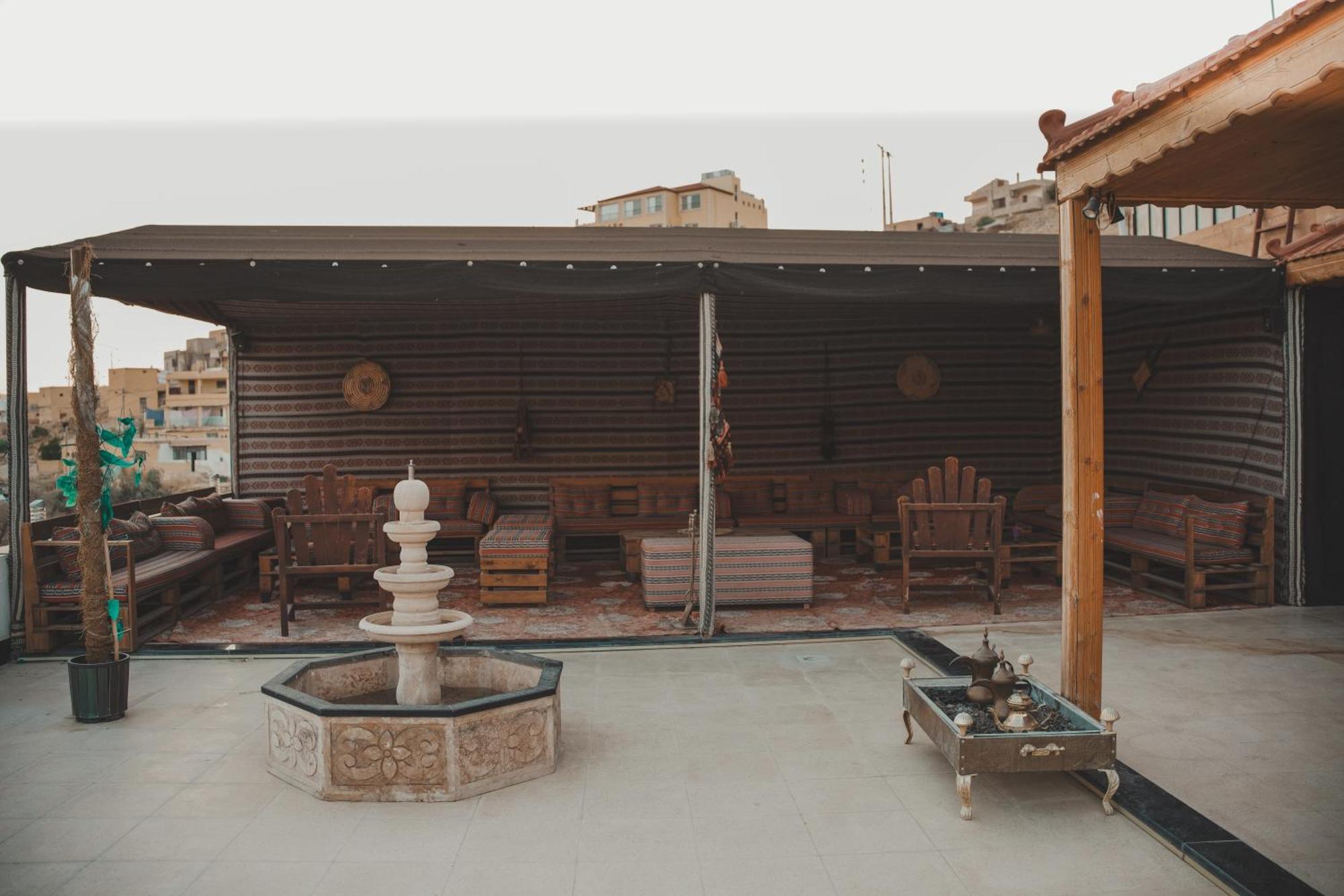 Petra Corner Hotel Екстер'єр фото