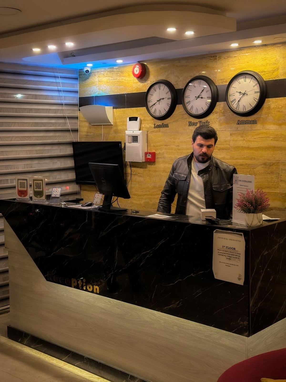 Petra Corner Hotel Екстер'єр фото