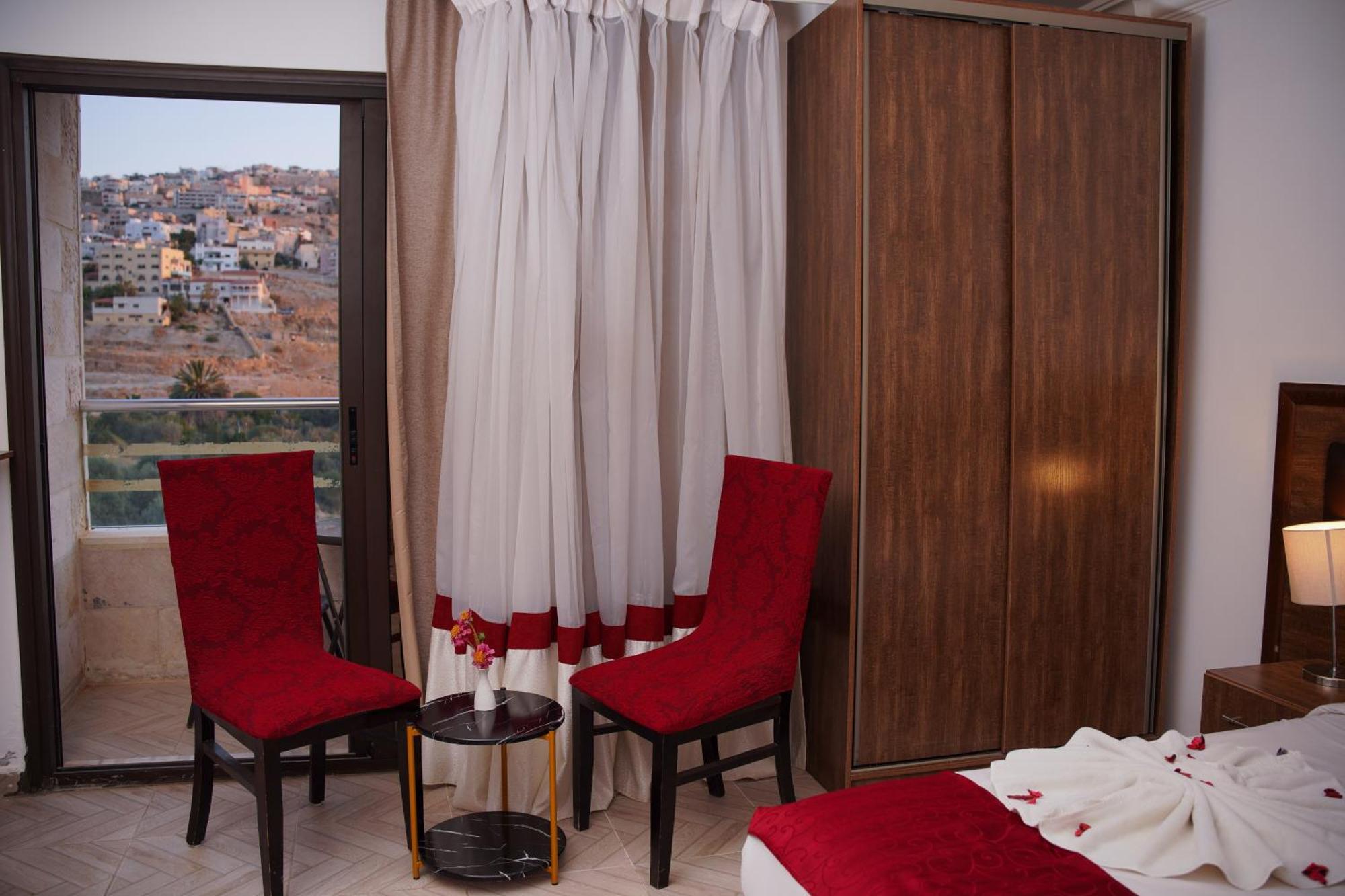 Petra Corner Hotel Екстер'єр фото