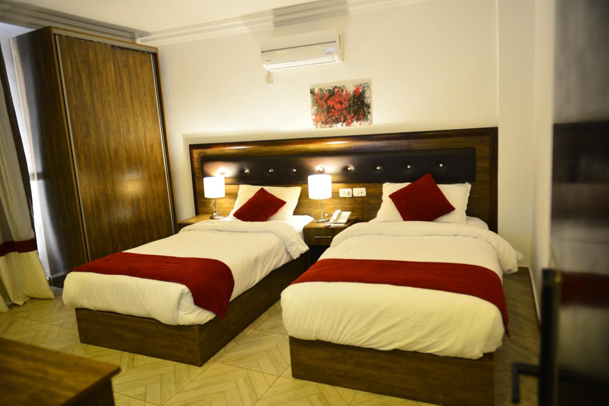 Petra Corner Hotel Екстер'єр фото