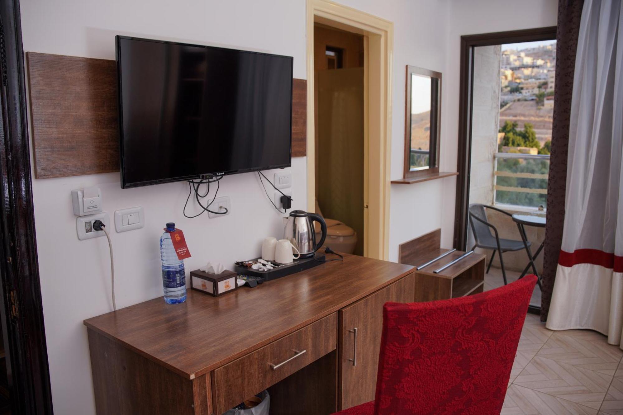 Petra Corner Hotel Екстер'єр фото