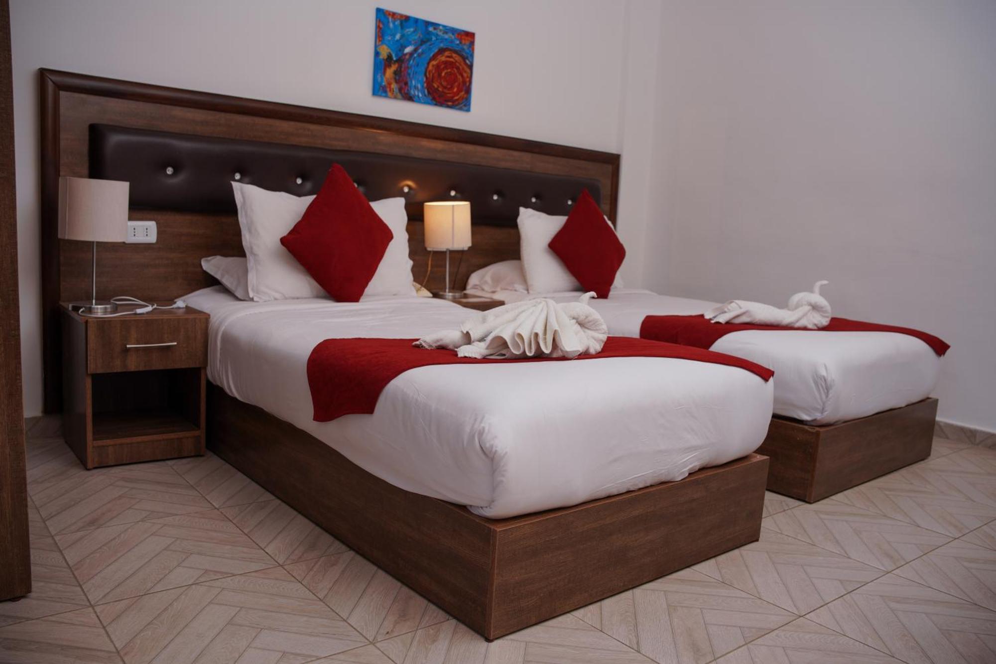 Petra Corner Hotel Екстер'єр фото