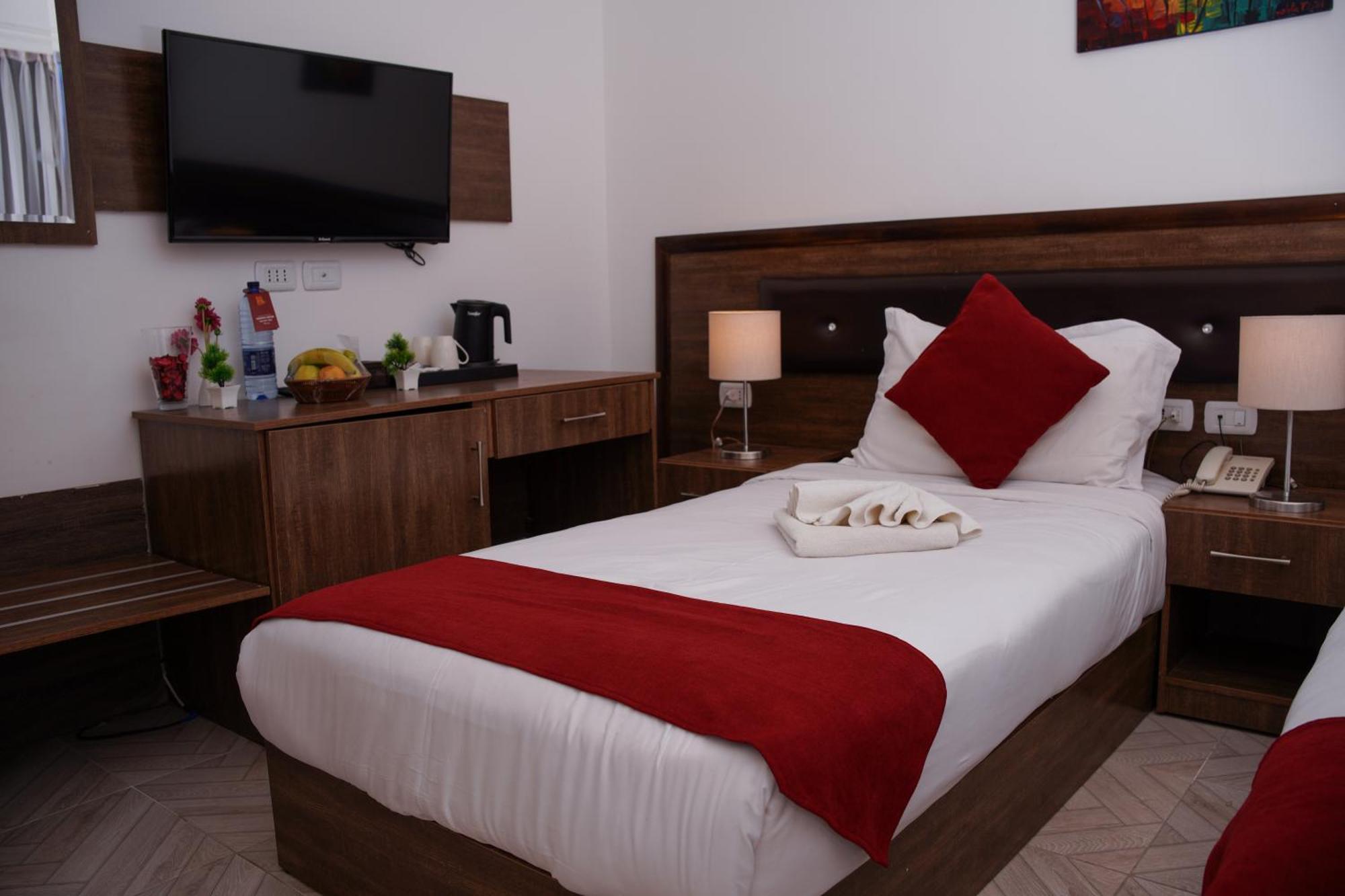 Petra Corner Hotel Екстер'єр фото