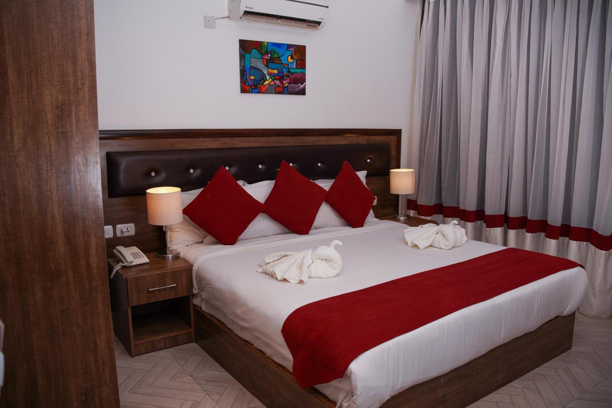 Petra Corner Hotel Екстер'єр фото