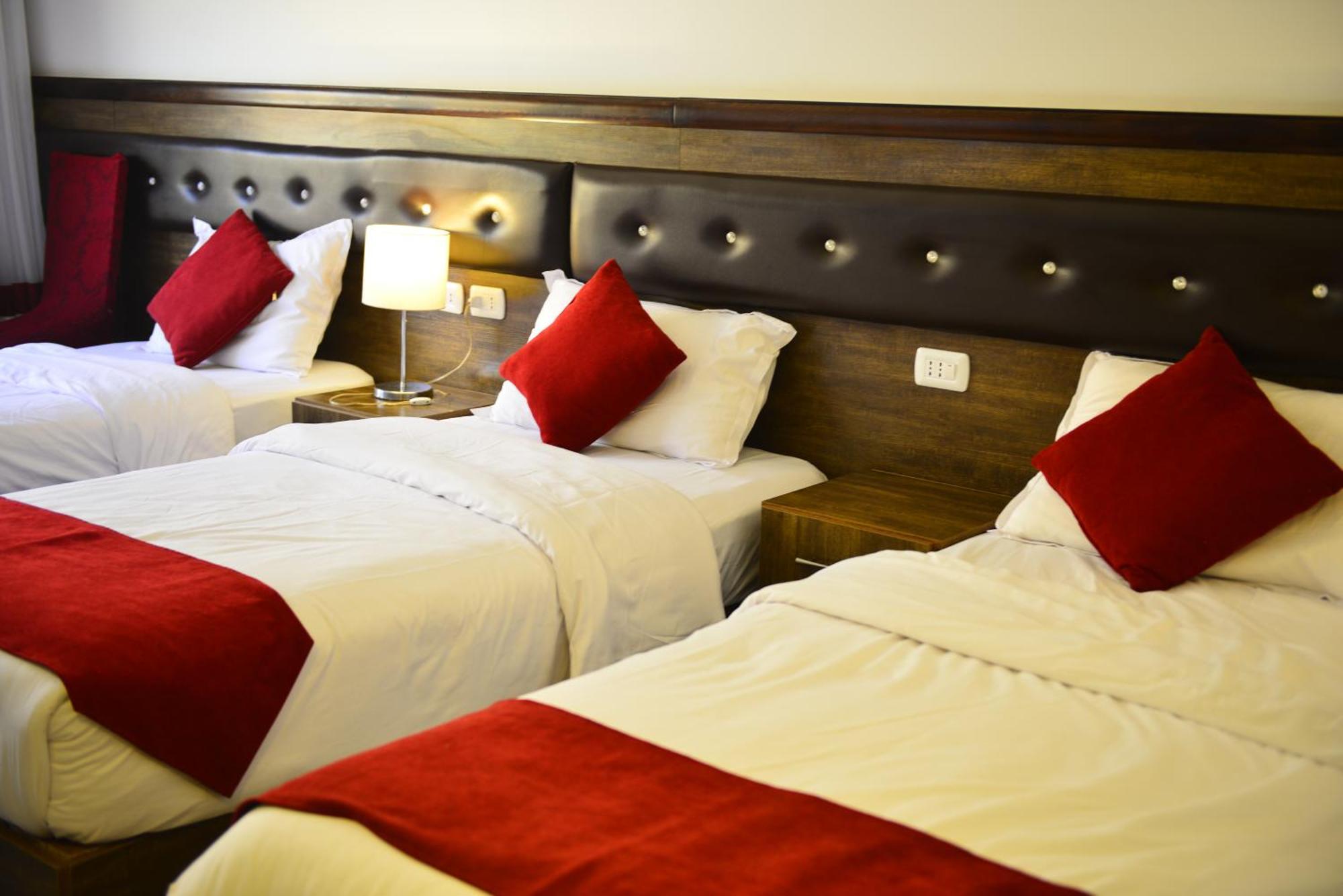 Petra Corner Hotel Екстер'єр фото