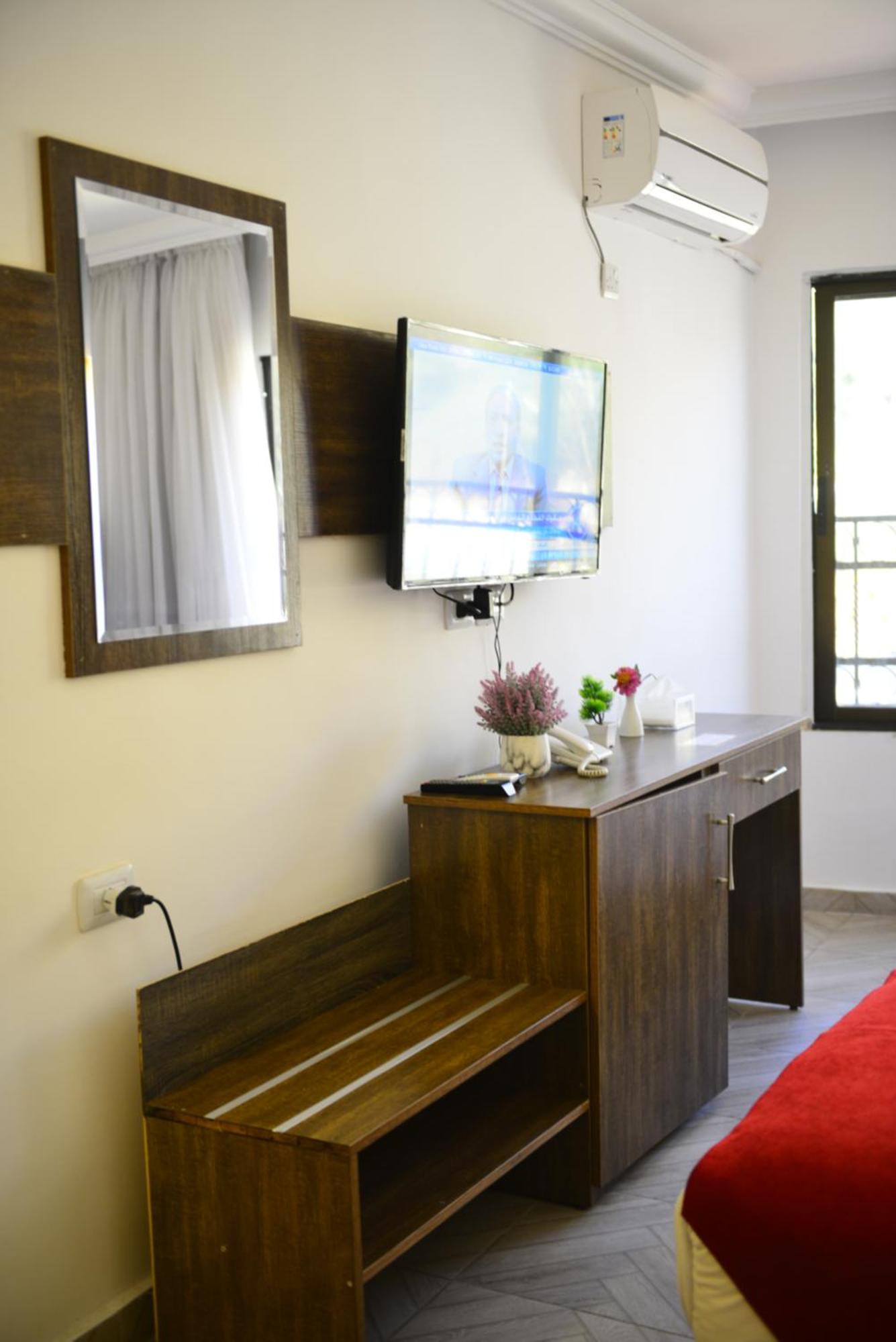 Petra Corner Hotel Екстер'єр фото